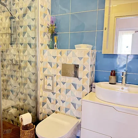 Boho And Σωζόπολη